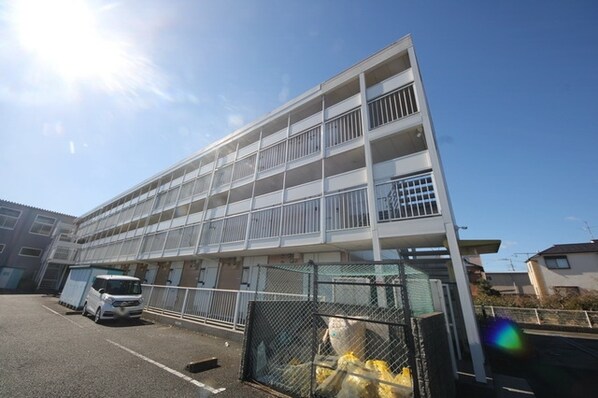 レオパレスPoemの物件外観写真